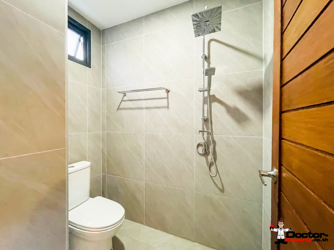 Modern 5 Bedroom with Partial Sea View and Mountain View in Bophut, Koh Samui – For Sale